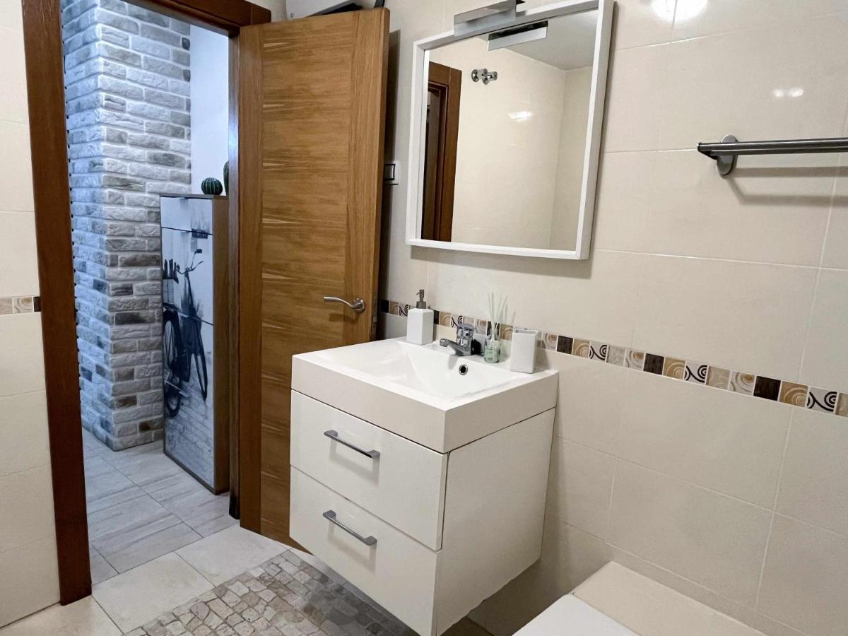 Apt Historic Center Malaga Free Parking المظهر الخارجي الصورة